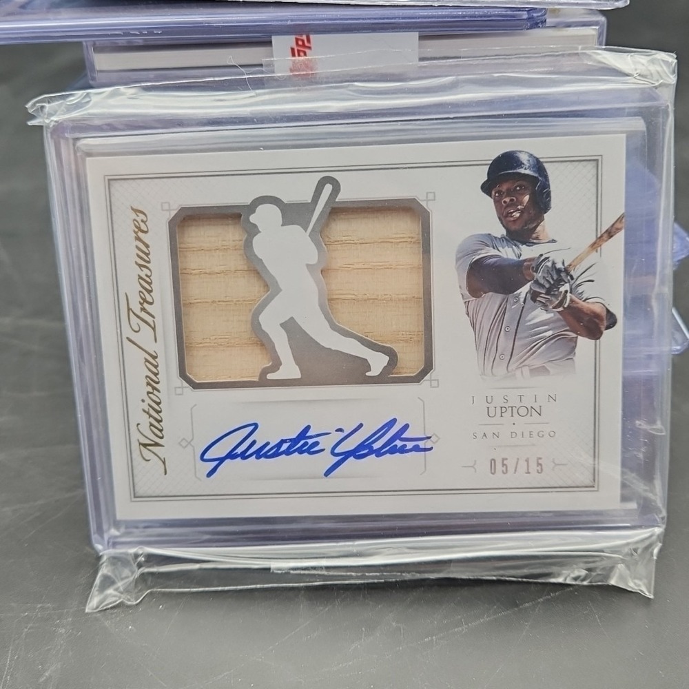 Justin‎ Upton National Treasures Autographed Baseball Card /15 05/15 2015 Panini